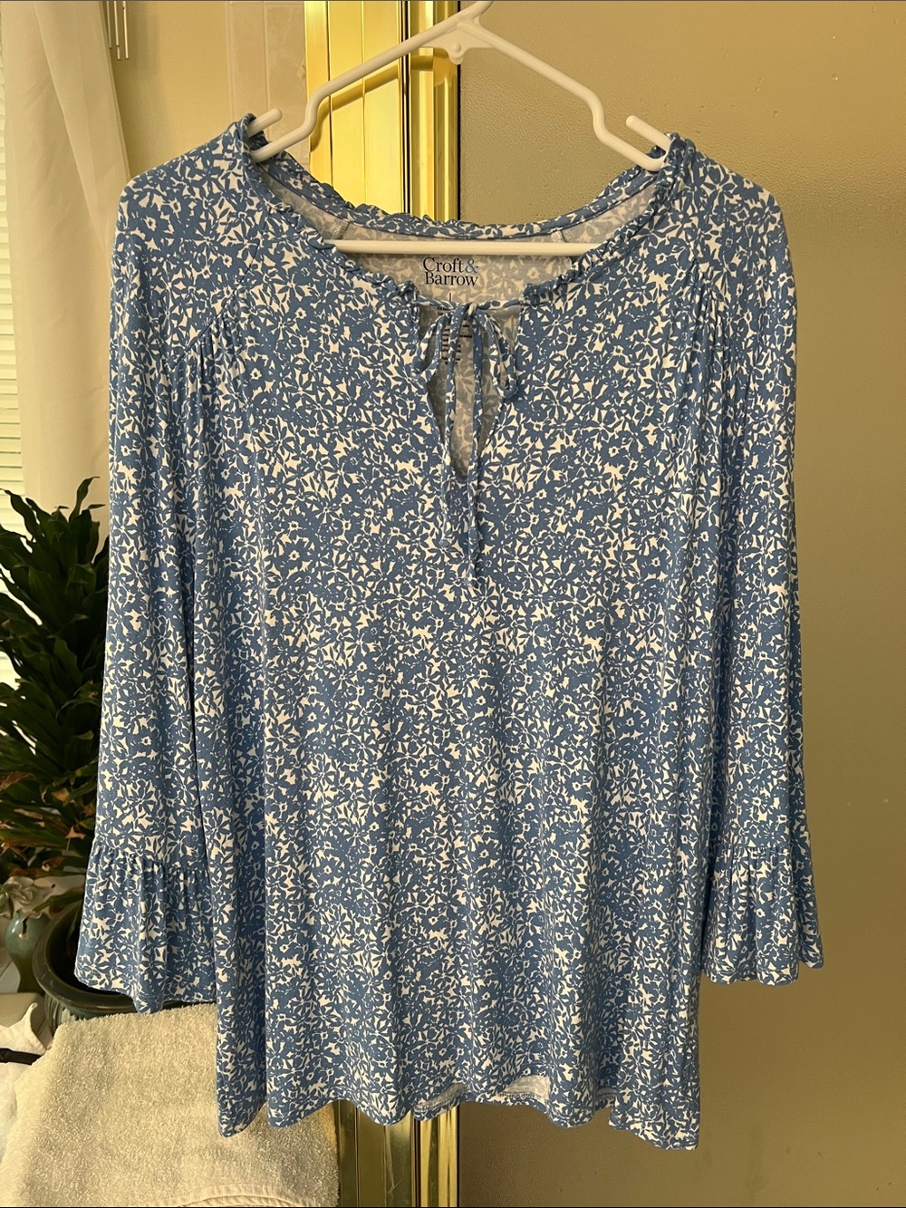 croft & barrow Blue and White Floral Tie-Neck Tunic Top
